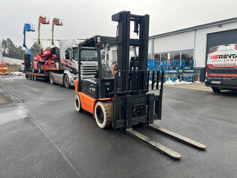 Doosan B50X5 5T 6m Triplex non-marking (1841) - Електричен вилушкар: слика 5 Doosan B50X5 5T 6m Triplex non-marking (1841) - Електричен вилушкар: слика 5
