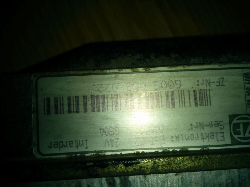 MAN Intarder EST-32 ZF-6009058022 - Единица за контрола: слика 1 MAN Intarder EST-32 ZF-6009058022 - Единица за контрола: слика 1