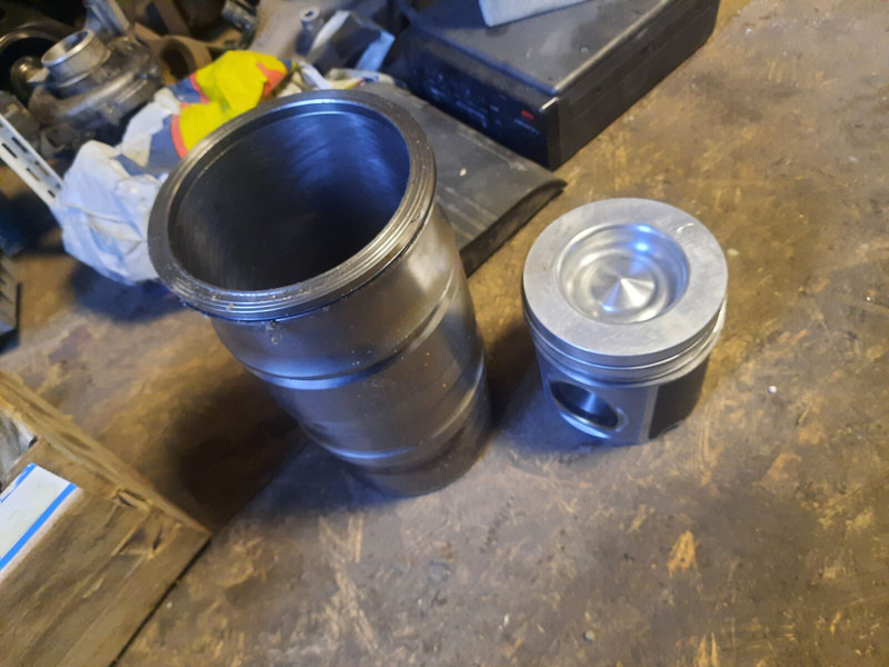 Scania - Мотор и делови: слика 1 Scania - Мотор и делови: слика 1