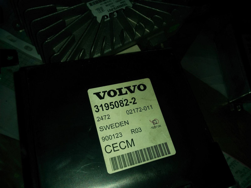 Volvo 70329277 / 70395975-P01 / 70361720-P01 / 70322237-P02 - Единица за контрола: слика 5 Volvo 70329277 / 70395975-P01 / 70361720-P01 / 70322237-P02 - Единица за контрола: слика 5