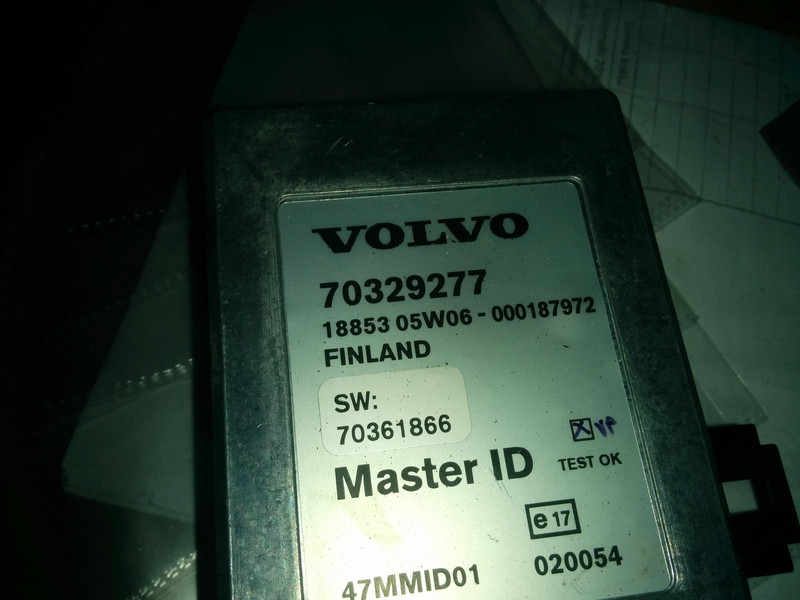 Volvo 70329277 / 70395975-P01 / 70361720-P01 / 70322237-P02 - Единица за контрола: слика 2 Volvo 70329277 / 70395975-P01 / 70361720-P01 / 70322237-P02 - Единица за контрола: слика 2