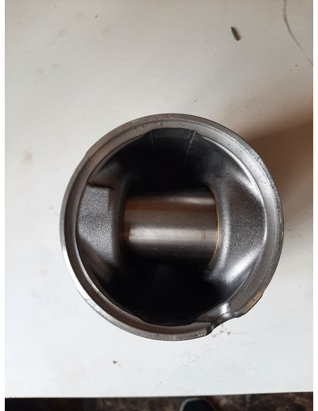 Volvo std 126.85 - Мотор и делови: слика 2 Volvo std 126.85 - Мотор и делови: слика 2