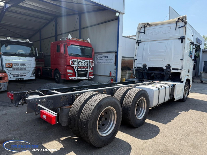 Scania R650 V8 NGS 6x4, Standclima, Retarder, PTO, 9000 kg Vooras - Камион со кабинска шасија: слика 2 Scania R650 V8 NGS 6x4, Standclima, Retarder, PTO, 9000 kg Vooras - Камион со кабинска шасија: слика 2