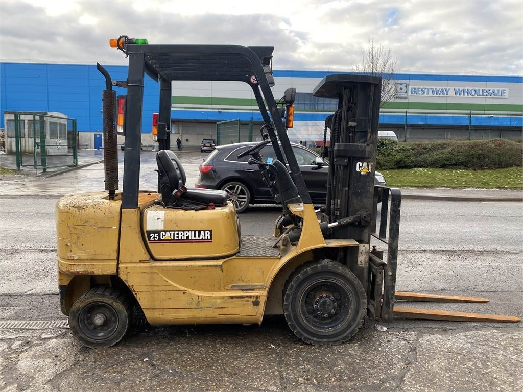CAT DP25K - Дизел вилушкар: слика 2 CAT DP25K - Дизел вилушкар: слика 2