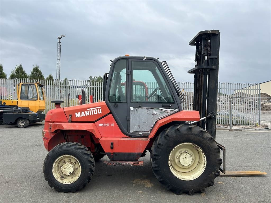 Manitou M26-4 - Вилушкар за груб терен: слика 1 Manitou M26-4 - Вилушкар за груб терен: слика 1