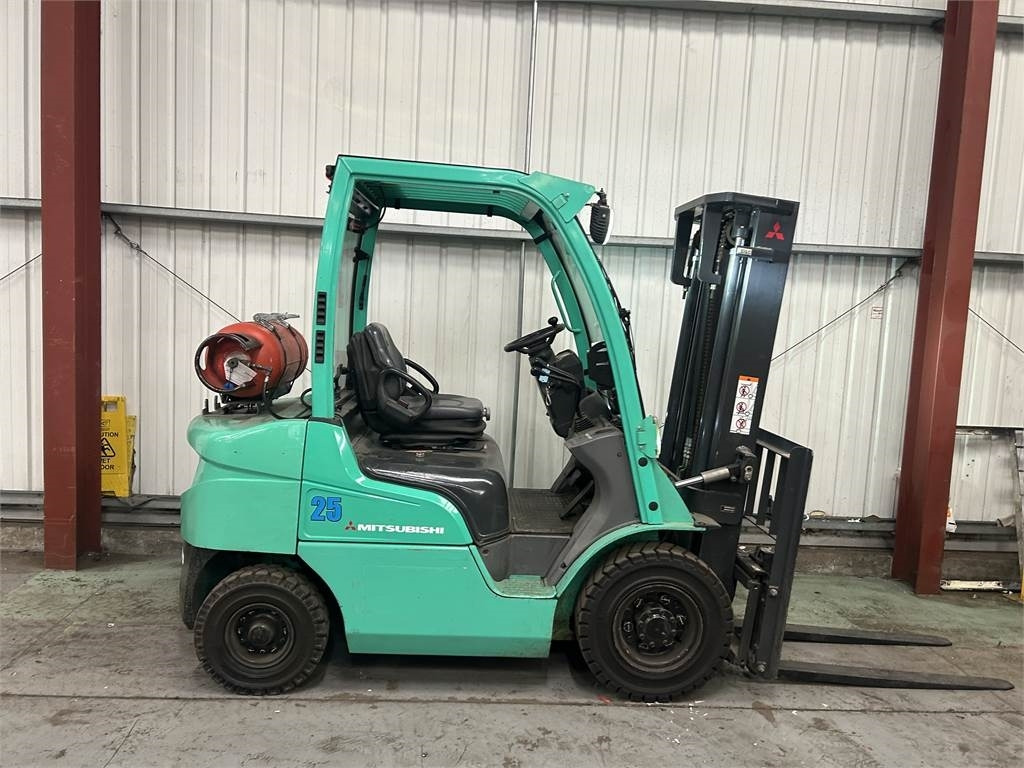 Mitsubishi FG25N - Плински вилушкар: слика 5 Mitsubishi FG25N - Плински вилушкар: слика 5