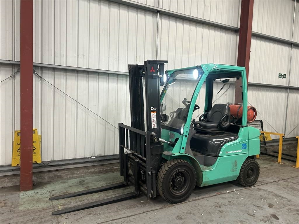 Mitsubishi FG25N - Плински вилушкар: слика 2 Mitsubishi FG25N - Плински вилушкар: слика 2