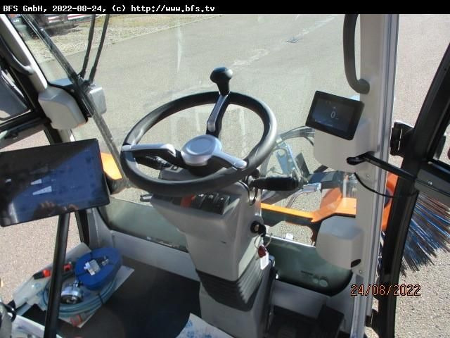 CityCat 2020 XL CityCat V20 mit 3 Besensystem - Возило за метење: слика 4 CityCat 2020 XL CityCat V20 mit 3 Besensystem - Возило за метење: слика 4