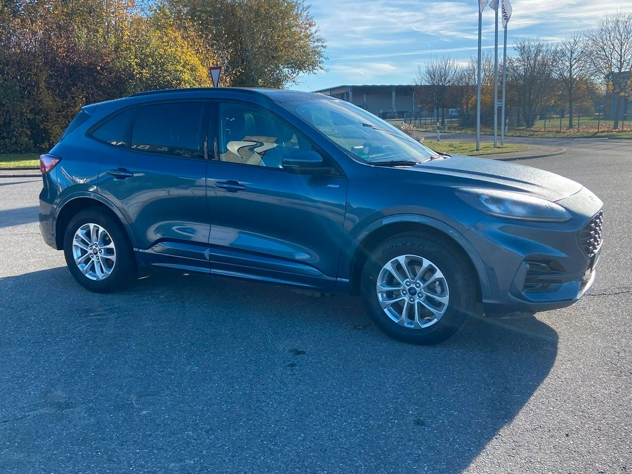 Ford Kuga Plug-In Hybrid ST-Line X - SUV: слика 3 Ford Kuga Plug-In Hybrid ST-Line X - SUV: слика 3