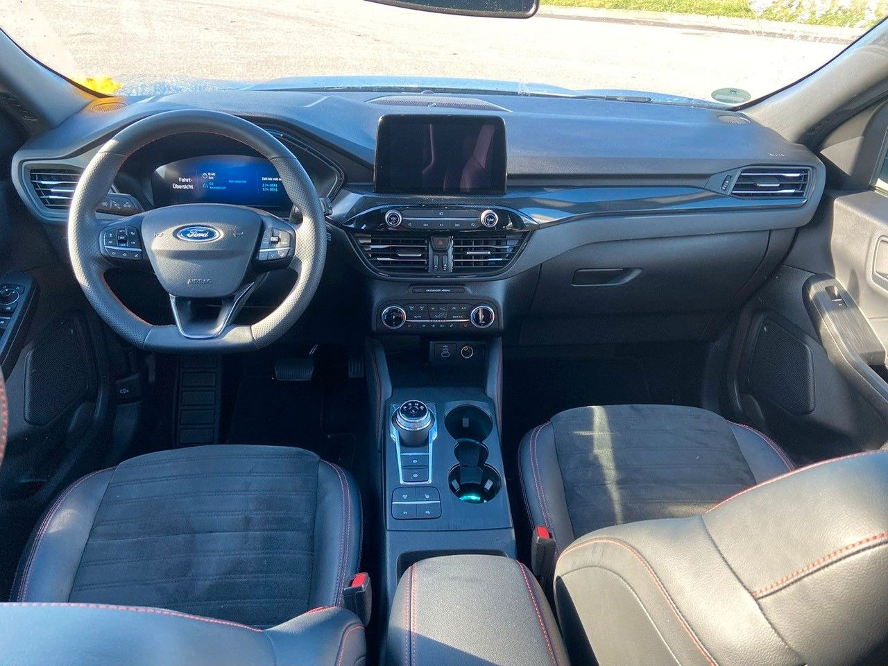 Ford Kuga Plug-In Hybrid ST-Line X - SUV: слика 4 Ford Kuga Plug-In Hybrid ST-Line X - SUV: слика 4