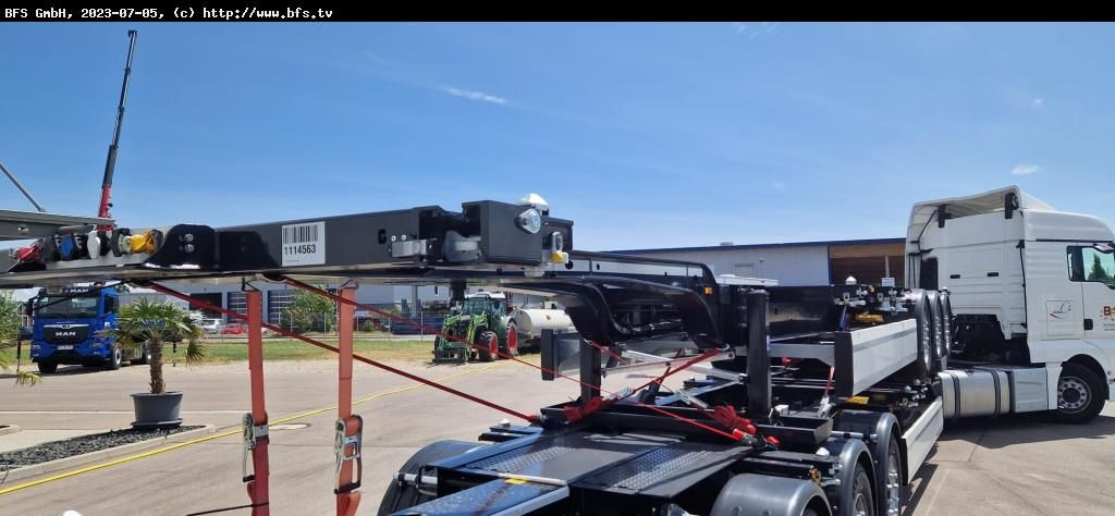 Krone Container Chassi SDC 27 eLTU5-2 - Транспортер на контејнер/ Полуприколка со променливо тело: слика 2 Krone Container Chassi SDC 27 eLTU5-2 - Транспортер на контејнер/ Полуприколка со променливо тело: слика 2
