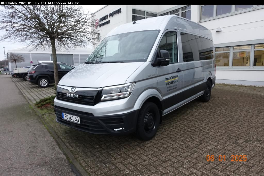 MAN TGE 3.180 4x2 F SB 8 Sitzer, Automatik, Anhängek - Минибус, Патничко комбе: слика 1 MAN TGE 3.180 4x2 F SB 8 Sitzer, Automatik, Anhängek - Минибус, Патничко комбе: слика 1