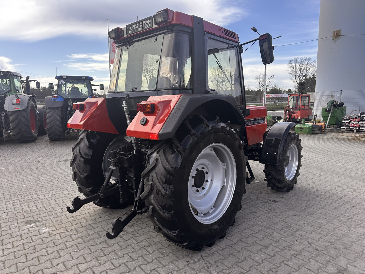 CASE IH 844 XL PLUS 40 km/h - Трактор: слика 4 CASE IH 844 XL PLUS 40 km/h - Трактор: слика 4
