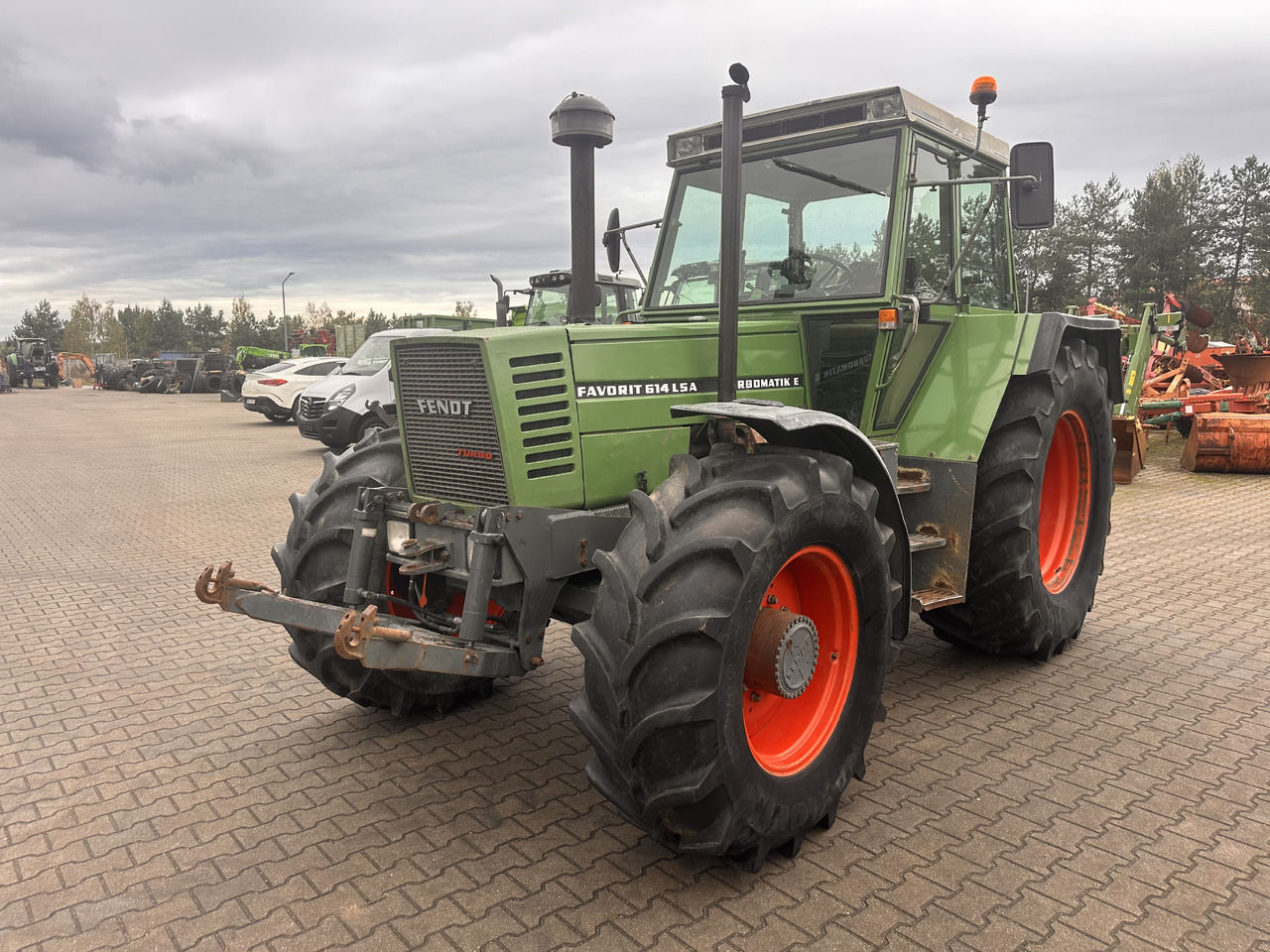 FENDT Favorit 614 LSA TURBOMATIK E - Трактор: слика 2 FENDT Favorit 614 LSA TURBOMATIK E - Трактор: слика 2
