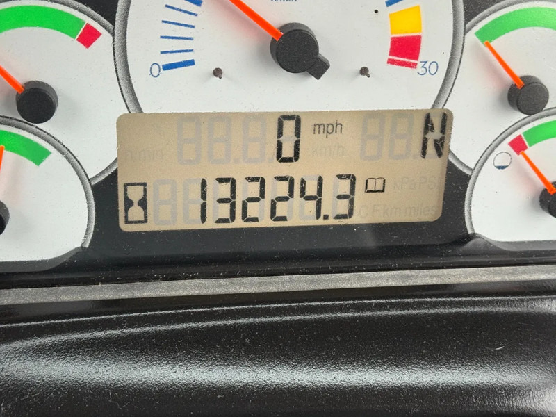 Зглобен истоварувач Caterpillar 725, CE, AIRCO, RETARDER, REAR CAMERA, AUTO LUBE, 23,5X25 TYERS: слика 13 Зглобен истоварувач Caterpillar 725, CE, AIRCO, RETARDER, REAR CAMERA, AUTO LUBE, 23,5X25 TYERS: слика 13