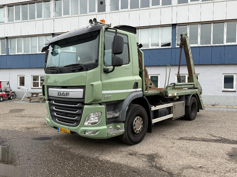 DAF CF 290 4X2 EURO 6 + MULTILIFT SKIPLOADER (HIAB) - Камион за подигање контејнери: слика 2 DAF CF 290 4X2 EURO 6 + MULTILIFT SKIPLOADER (HIAB) - Камион за подигање контејнери: слика 2