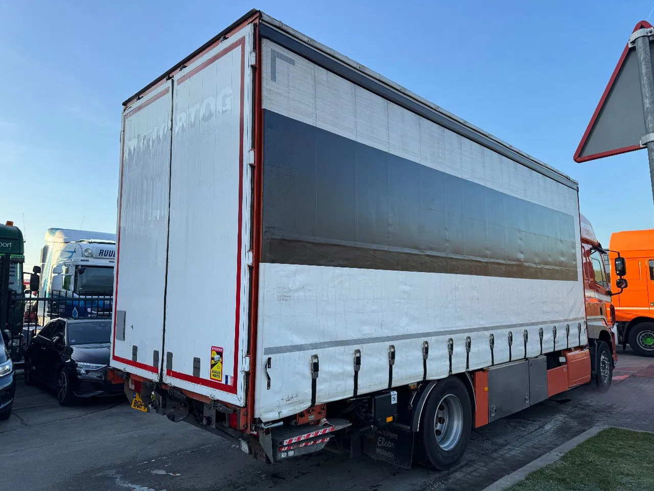 DAF CF 460 4X2 EURO 6 DHOLLANDIA LIFT 2000 KG TÜV TI DAF CF 460 4X2 EURO 6 DHOLLANDIA LIFT 2000 KG TÜV TI - Камион со церада: слика 5 DAF CF 460 4X2 EURO 6 DHOLLANDIA LIFT 2000 KG TÜV TI DAF CF 460 4X2 EURO 6 DHOLLANDIA LIFT 2000 KG TÜV TI - Камион со церада: слика 5