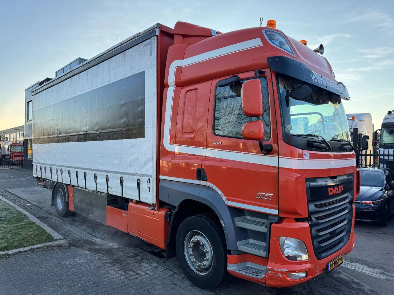 DAF CF 460 4X2 EURO 6 DHOLLANDIA LIFT 2000 KG TÜV TI DAF CF 460 4X2 EURO 6 DHOLLANDIA LIFT 2000 KG TÜV TI - Камион со церада: слика 3 DAF CF 460 4X2 EURO 6 DHOLLANDIA LIFT 2000 KG TÜV TI DAF CF 460 4X2 EURO 6 DHOLLANDIA LIFT 2000 KG TÜV TI - Камион со церада: слика 3