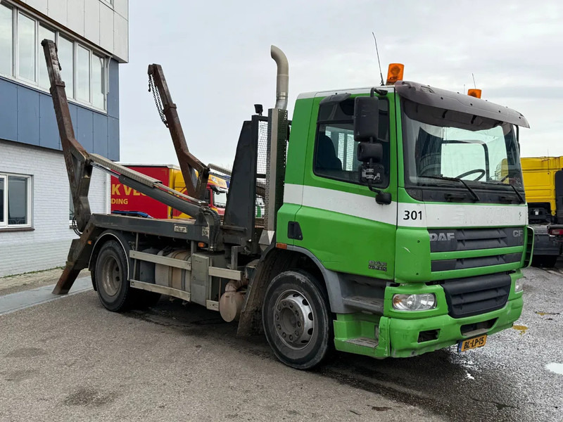 DAF CF 75.310 4X2 HYVALIFT SKIPLOADER MANUAL GEAR FULL STEEL - Камион за подигање контејнери: слика 3 DAF CF 75.310 4X2 HYVALIFT SKIPLOADER MANUAL GEAR FULL STEEL - Камион за подигање контејнери: слика 3