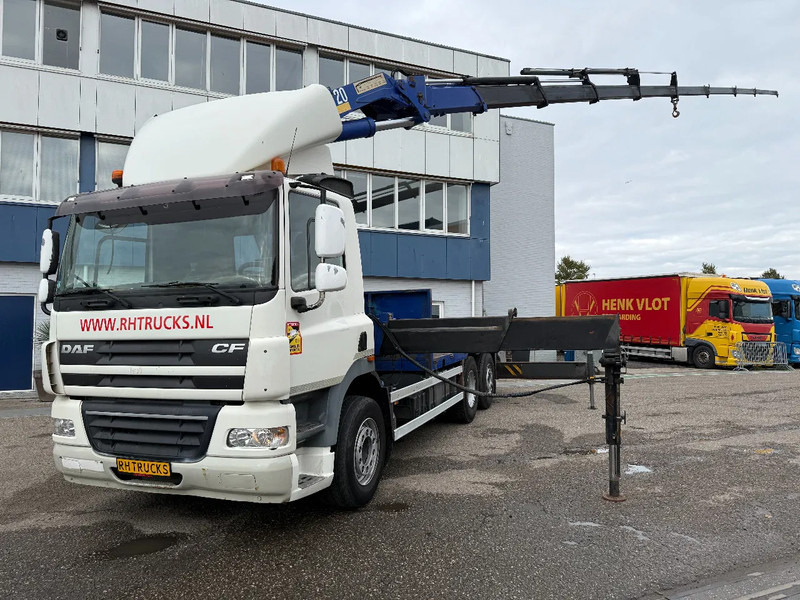 DAF CF 85.410 6X2 EURO 5 + HMF 37 TON/M + REMOTE CONTROL - Камион со платформа, Камион со кран: слика 2 DAF CF 85.410 6X2 EURO 5 + HMF 37 TON/M + REMOTE CONTROL - Камион со платформа, Камион со кран: слика 2