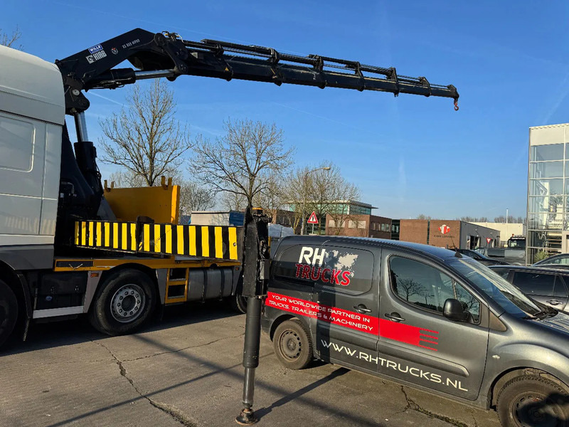 Лизинг на DAF XF 460 8X2 - EURO 6 + HIAB 855 EP-6 + REMOTE + STEERING AXLE DAF XF 460 8X2 - EURO 6 + HIAB 855 EP-6 + REMOTE + STEERING AXLE: слика 6 Лизинг на DAF XF 460 8X2 - EURO 6 + HIAB 855 EP-6 + REMOTE + STEERING AXLE DAF XF 460 8X2 - EURO 6 + HIAB 855 EP-6 + REMOTE + STEERING AXLE: слика 6