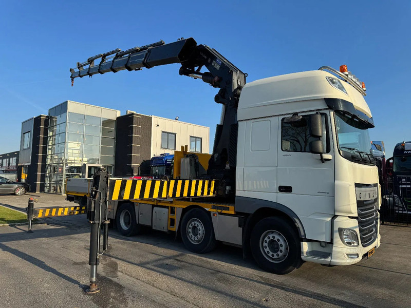 DAF XF 460 8X2 - EURO 6 + HIAB 855 EP-6 + REMOTE + STEERING AXLE - Камион со платформа, Камион со кран: слика 1 DAF XF 460 8X2 - EURO 6 + HIAB 855 EP-6 + REMOTE + STEERING AXLE - Камион со платформа, Камион со кран: слика 1
