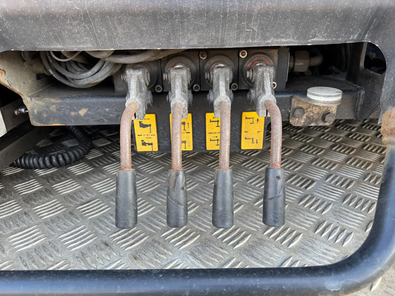 Лизинг на DAF XF 460 8X2 - EURO 6 + HIAB 855 EP-6 + REMOTE + STEERING AXLE DAF XF 460 8X2 - EURO 6 + HIAB 855 EP-6 + REMOTE + STEERING AXLE: слика 12 Лизинг на DAF XF 460 8X2 - EURO 6 + HIAB 855 EP-6 + REMOTE + STEERING AXLE DAF XF 460 8X2 - EURO 6 + HIAB 855 EP-6 + REMOTE + STEERING AXLE: слика 12