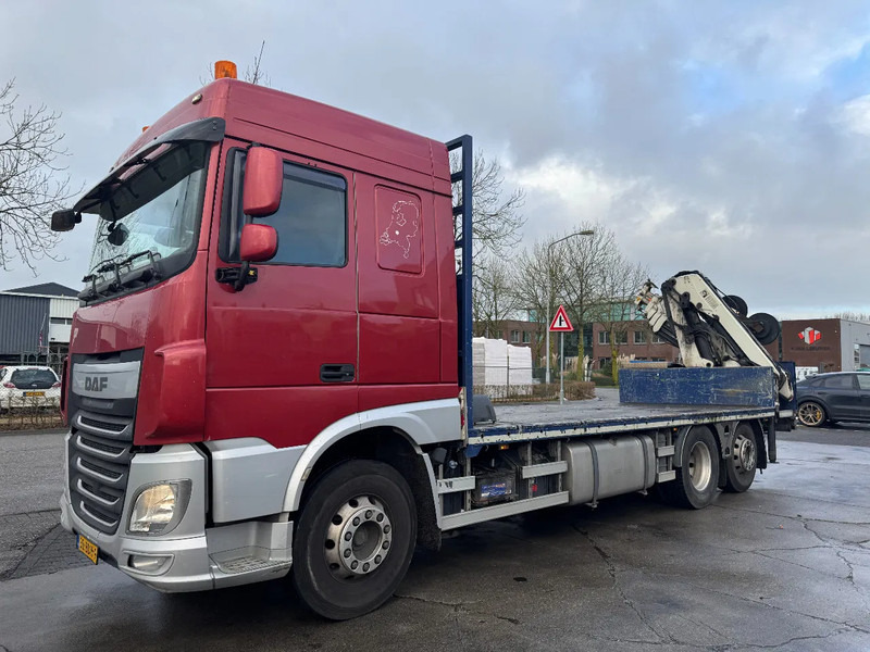 DAF XF 510 6X2 EURO 6 + HIAB 166 HI PRO + REMOTE CONTROL - Камион со платформа, Камион со кран: слика 1 DAF XF 510 6X2 EURO 6 + HIAB 166 HI PRO + REMOTE CONTROL - Камион со платформа, Камион со кран: слика 1