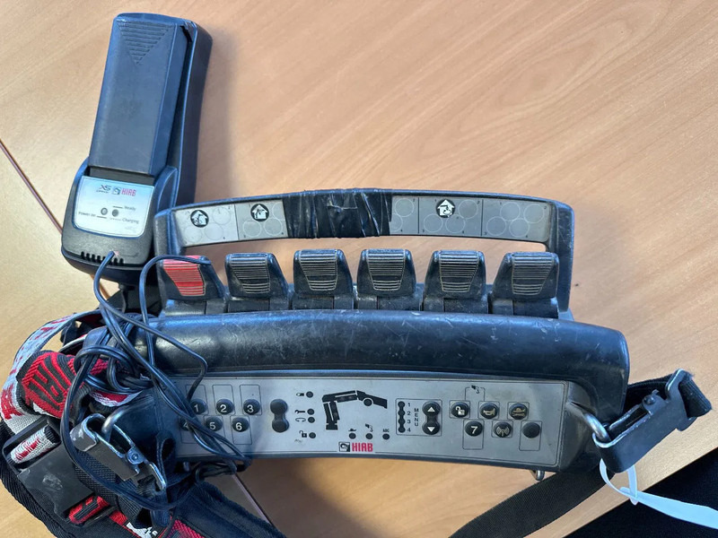 Fruehauf MET HIAB 122E-3 REMOTE CONTROLE, 2014 - Полуприколка платформа: слика 4 Fruehauf MET HIAB 122E-3 REMOTE CONTROLE, 2014 - Полуприколка платформа: слика 4