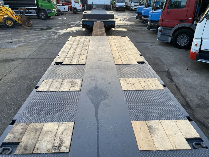 Goldhofer STN-L 3-38/80A - BED: 8,75 + 5,75 METER - Полуприколка за низок утовар: слика 5 Goldhofer STN-L 3-38/80A - BED: 8,75 + 5,75 METER - Полуприколка за низок утовар: слика 5