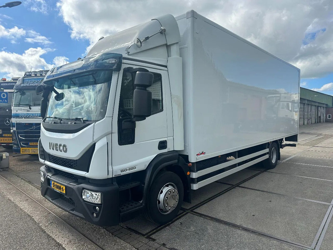 Iveco ML 150 -220, DHOLLANDIA LIFT, BOX 760X250X250 CM - Камион сандучар: слика 1 Iveco ML 150 -220, DHOLLANDIA LIFT, BOX 760X250X250 CM - Камион сандучар: слика 1