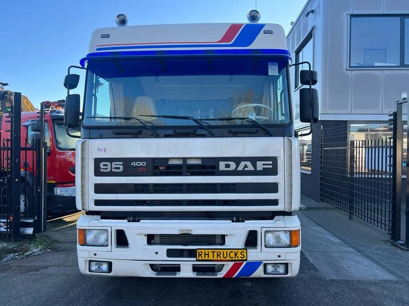 DAF 95.400 4X2 RESTORED/RESTAURIERT/GERESTAUREERD - Камион влекач: слика 2 DAF 95.400 4X2 RESTORED/RESTAURIERT/GERESTAUREERD - Камион влекач: слика 2