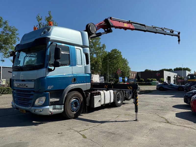 DAF CF 440 6X2 EURO 6 + HMF 3220-K5 REMOTE 5E & 6E FUNCTIE - Камион влекач: слика 1 DAF CF 440 6X2 EURO 6 + HMF 3220-K5 REMOTE 5E & 6E FUNCTIE - Камион влекач: слика 1