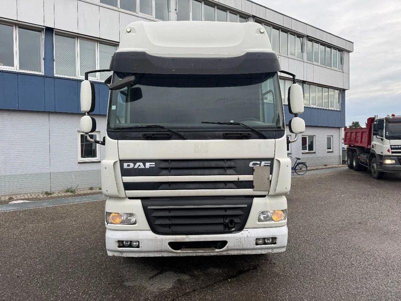 DAF CF 85.460 4X2 EURO 5 SLEEPER CAB - Камион влекач: слика 2 DAF CF 85.460 4X2 EURO 5 SLEEPER CAB - Камион влекач: слика 2