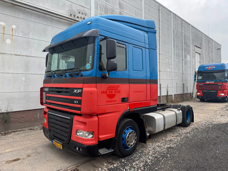 DAF XF 105.410 4X2 MEGA STANDKLIMA AIRCO - Камион влекач: слика 1 DAF XF 105.410 4X2 MEGA STANDKLIMA AIRCO - Камион влекач: слика 1