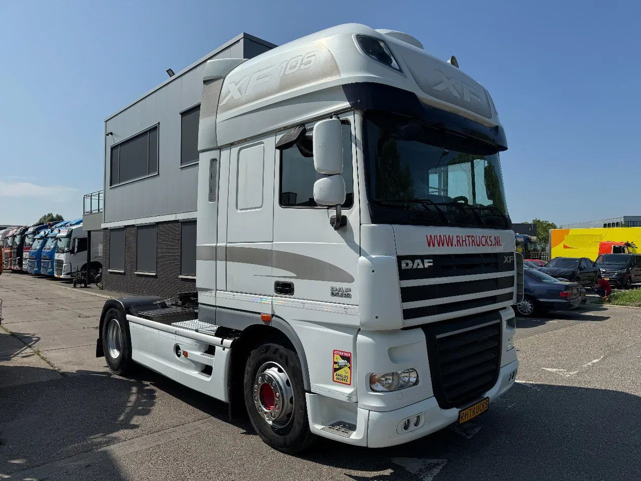 DAF XF 105.510 4X2 SKIRTS ADR RETARDER STANDKLIMA - Камион влекач: слика 3 DAF XF 105.510 4X2 SKIRTS ADR RETARDER STANDKLIMA - Камион влекач: слика 3