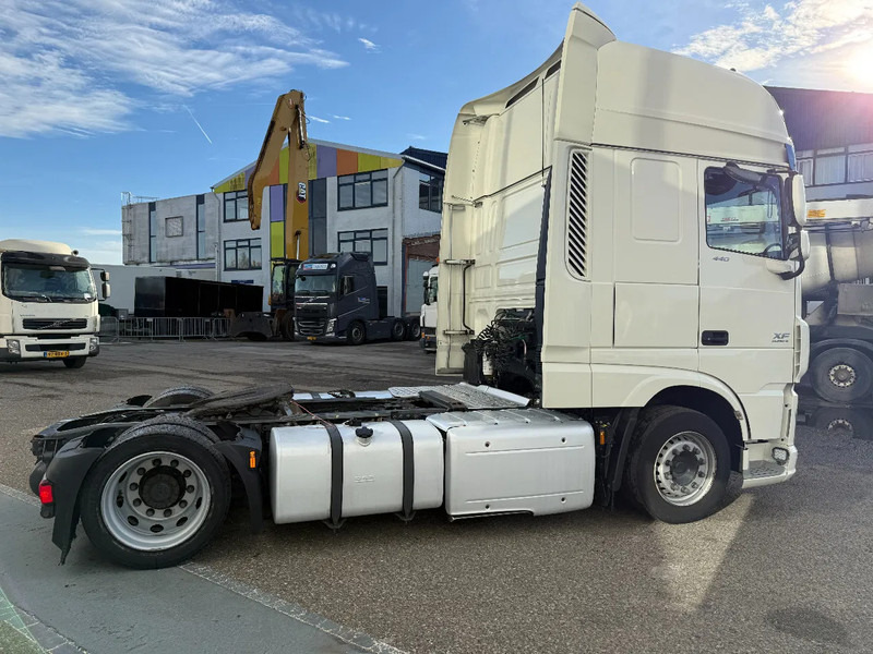 DAF XF 440 4X2 EURO 6 MEGA - ONLY 522.576 KM! - Камион влекач: слика 4 DAF XF 440 4X2 EURO 6 MEGA - ONLY 522.576 KM! - Камион влекач: слика 4