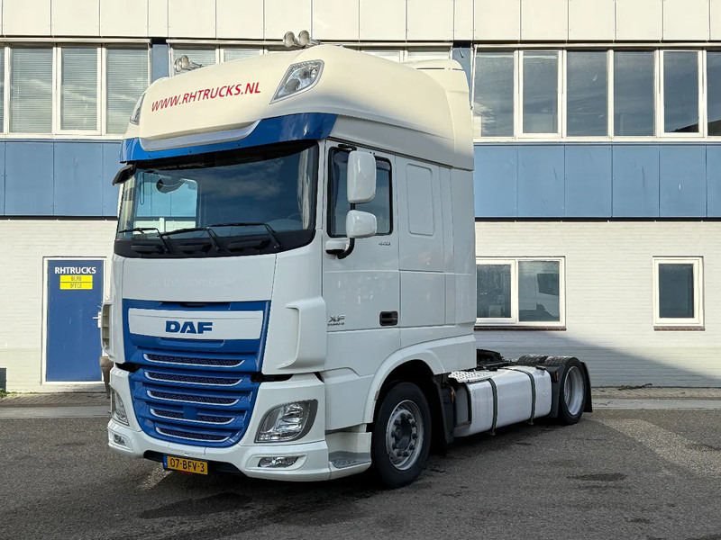 DAF XF 440 4X2 EURO 6 MEGA - ONLY 522.576 KM! - Камион влекач: слика 1 DAF XF 440 4X2 EURO 6 MEGA - ONLY 522.576 KM! - Камион влекач: слика 1
