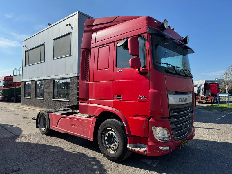 DAF XF 440 4X2 EURO 6 SKIRTS 2017 - Камион влекач: слика 3 DAF XF 440 4X2 EURO 6 SKIRTS 2017 - Камион влекач: слика 3