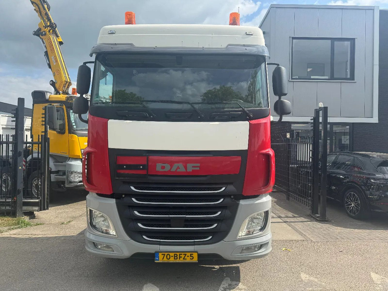 DAF XF 440 4X2 EURO 6 STANDKLIMA NIGHT LOCK - Камион влекач: слика 2 DAF XF 440 4X2 EURO 6 STANDKLIMA NIGHT LOCK - Камион влекач: слика 2