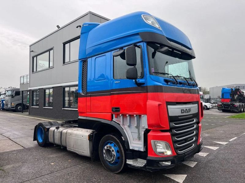 DAF XF 440 4X2 MEGA 678.649km - Камион влекач: слика 3 DAF XF 440 4X2 MEGA 678.649km - Камион влекач: слика 3