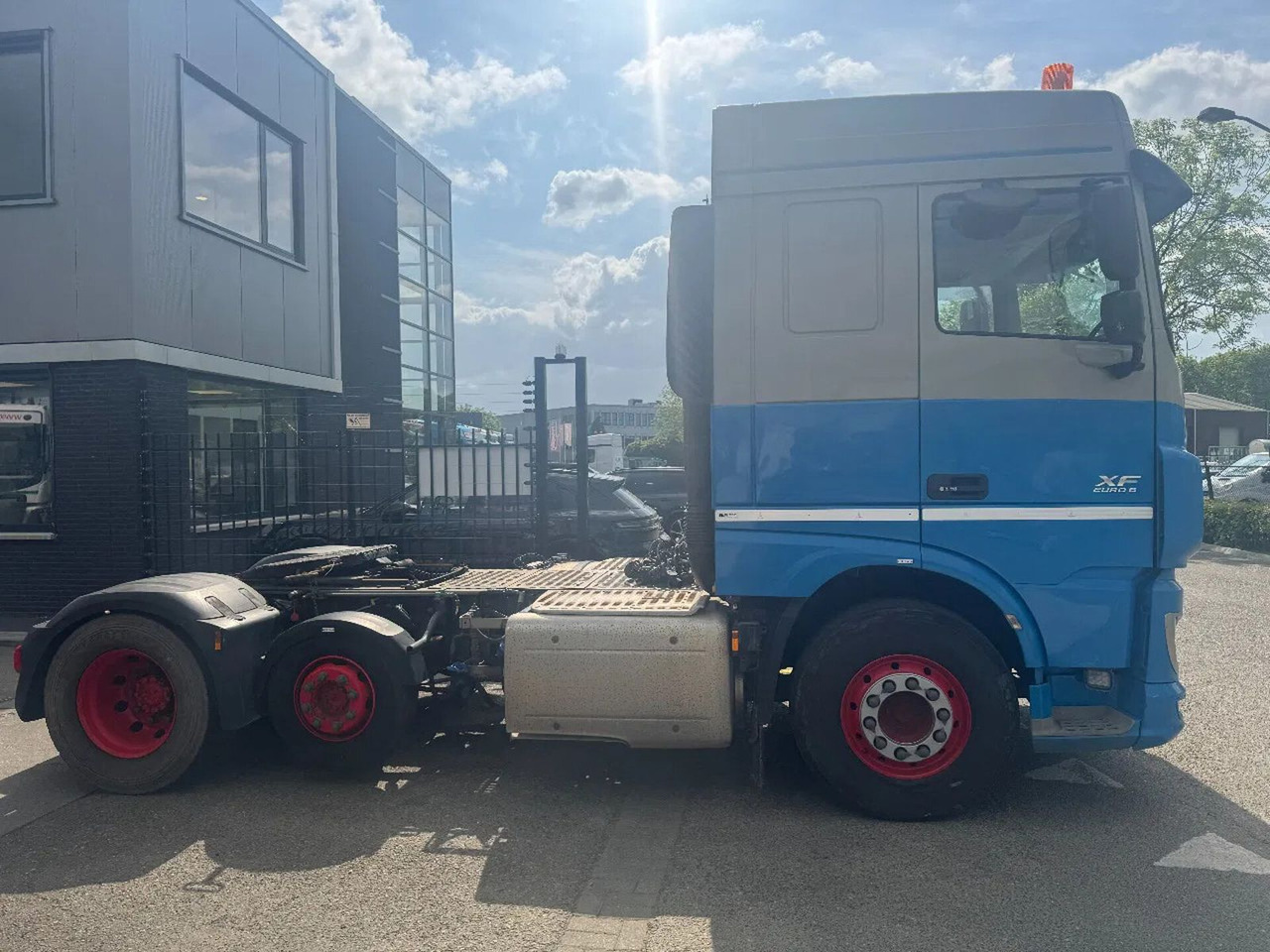 DAF XF 440 6X2 EURO 6 TÜV 09-2025 - Камион влекач: слика 4 DAF XF 440 6X2 EURO 6 TÜV 09-2025 - Камион влекач: слика 4