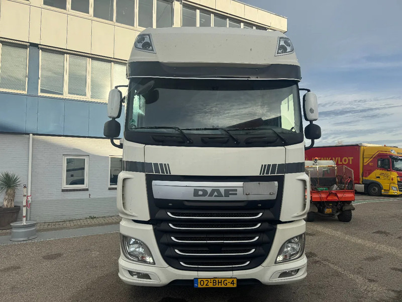 DAF XF 460 4X2 EURO 6 SKIRTS MX BRAKE NEW TACHO - Камион влекач: слика 2 DAF XF 460 4X2 EURO 6 SKIRTS MX BRAKE NEW TACHO - Камион влекач: слика 2