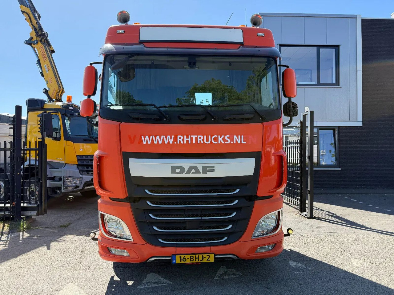 DAF XF 460 6X2 EURO 6 - ONLY 641.670 KM - Камион влекач: слика 3 DAF XF 460 6X2 EURO 6 - ONLY 641.670 KM - Камион влекач: слика 3