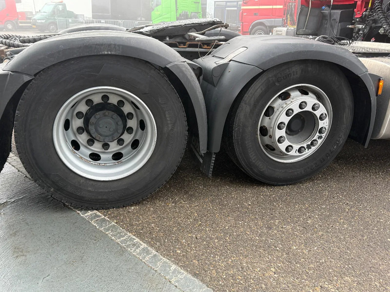 DAF XF 530 6X2 - EURO 6 + HYDRAULICS - Камион влекач: слика 5 DAF XF 530 6X2 - EURO 6 + HYDRAULICS - Камион влекач: слика 5