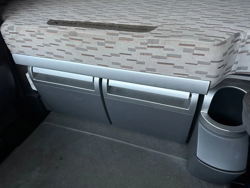 Камион влекач DAF XF 530 8X4 140 TON 384000 KM: слика 14