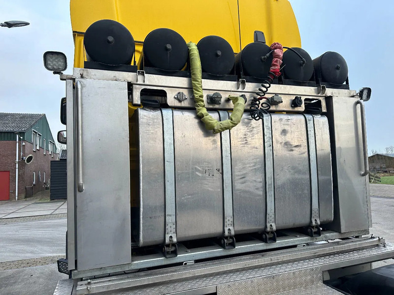 Камион влекач DAF XF 530 8X4 140 TON 384000 KM: слика 9