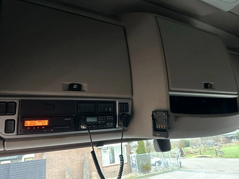 Камион влекач DAF XF 530 8X4 140 TON 384000 KM: слика 13