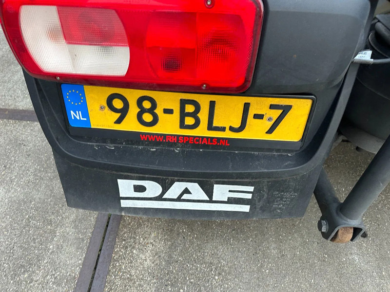 Камион влекач DAF XF 530 8X4 140 TON 384000 KM: слика 18