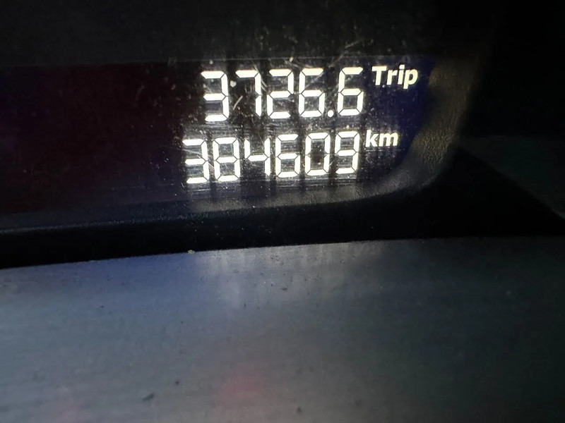 Камион влекач DAF XF 530 8X4 140 TON 384000 KM: слика 10